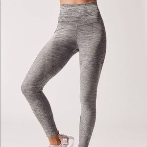 EUC Nike sculpt lux leggings